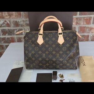 Louis Vuitton Speedy 30, Like new- COA attached